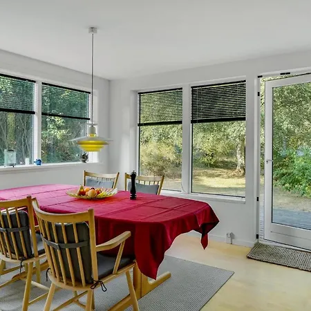 2 Bedroom Cozy In Stenlille * Ruds Vedby
