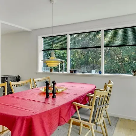 2 Bedroom Cozy In Stenlille Casa vacanze